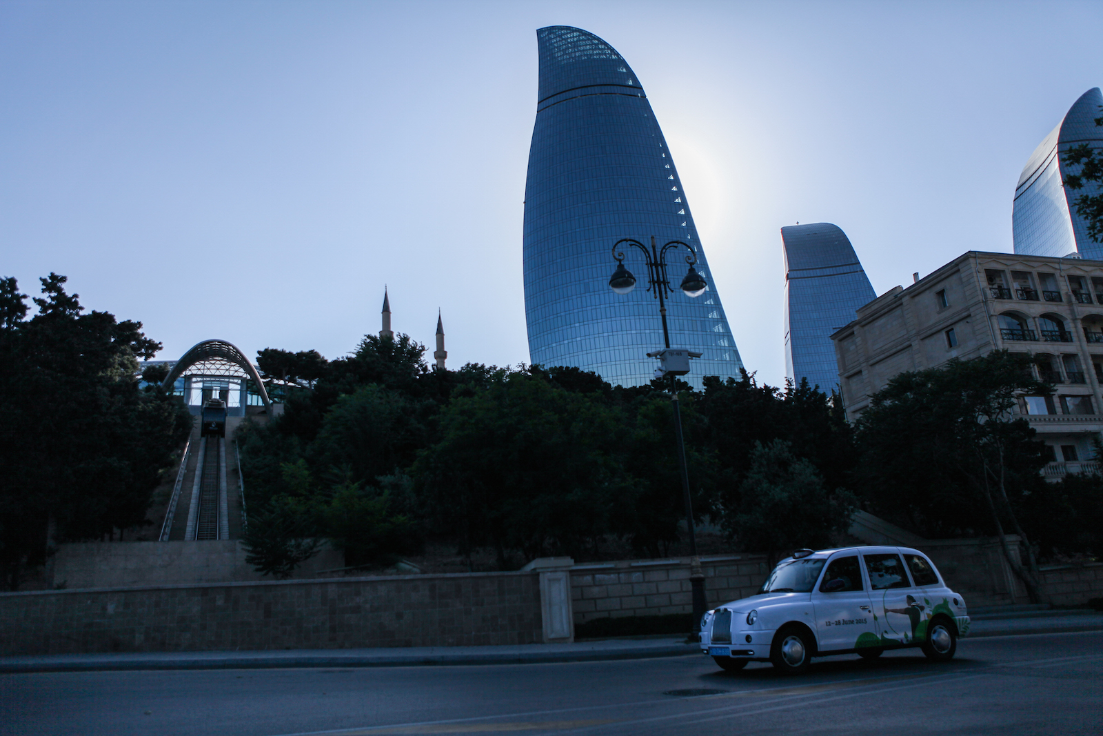 Les Flame Towers, inaugurées en 2012, surplombent la baie de Bakou. Le symbole du renouveau urbain.  