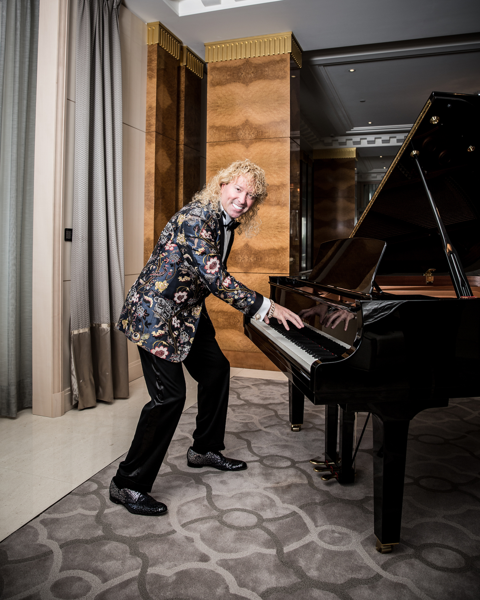 Leonardo Farkas faisait du piano debout.