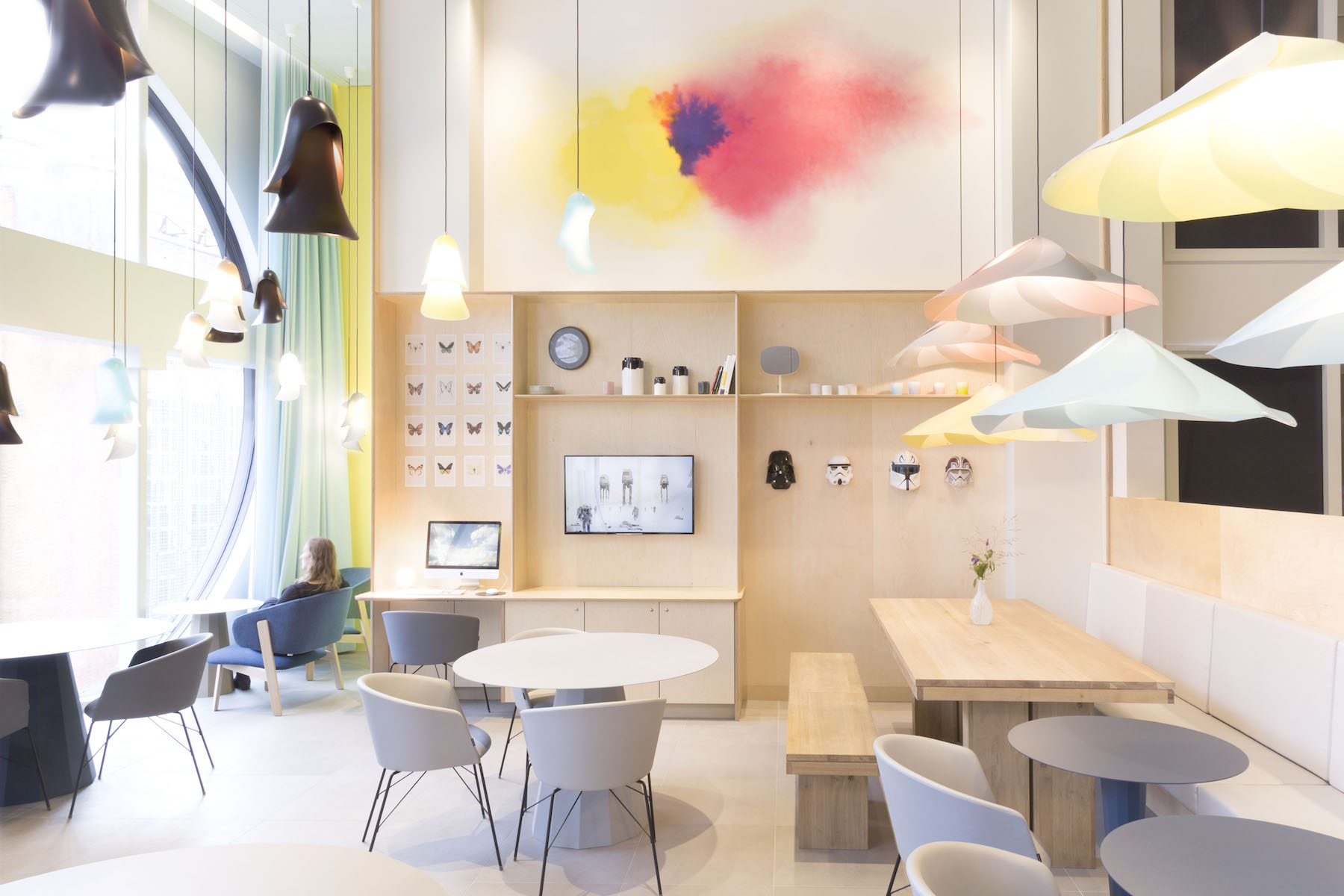 Suite Novotel, La Haye, conception du lobby et du restaurant, 2015, image © Constance Guisset Studio